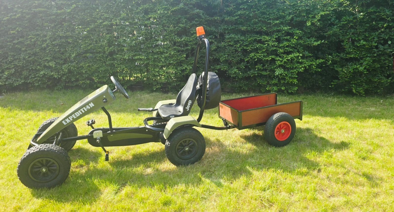 BERG Jeep Revolution XL Go-Kart + aanhangwagen, Enfants & Bébés, Jouets | Extérieur | Go-cart & Cuistax, Enlèvement, Berg, Avec chariot ou remorque