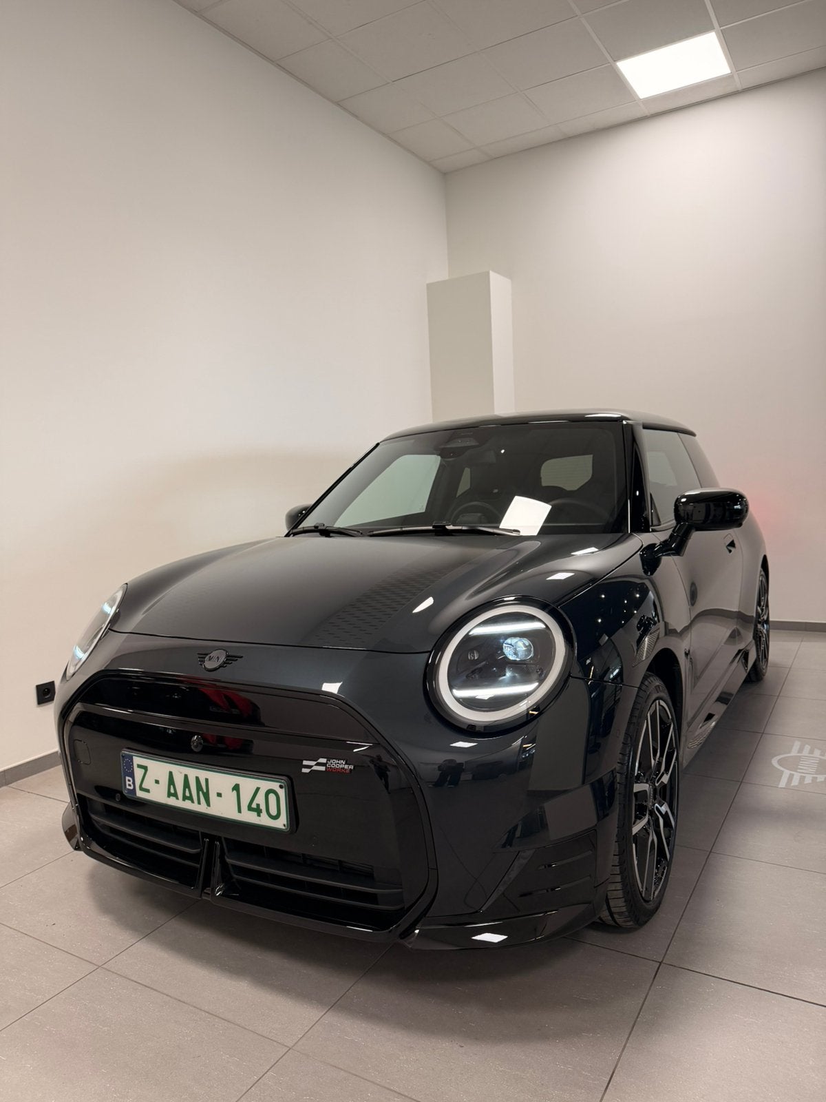 MINI COOPER SE JCW PACK – OPTIEPAKKET L – SLECHTS 4.300 KM, Auto's, Automaat, 4 zetels, Blauw, Mini Electric
