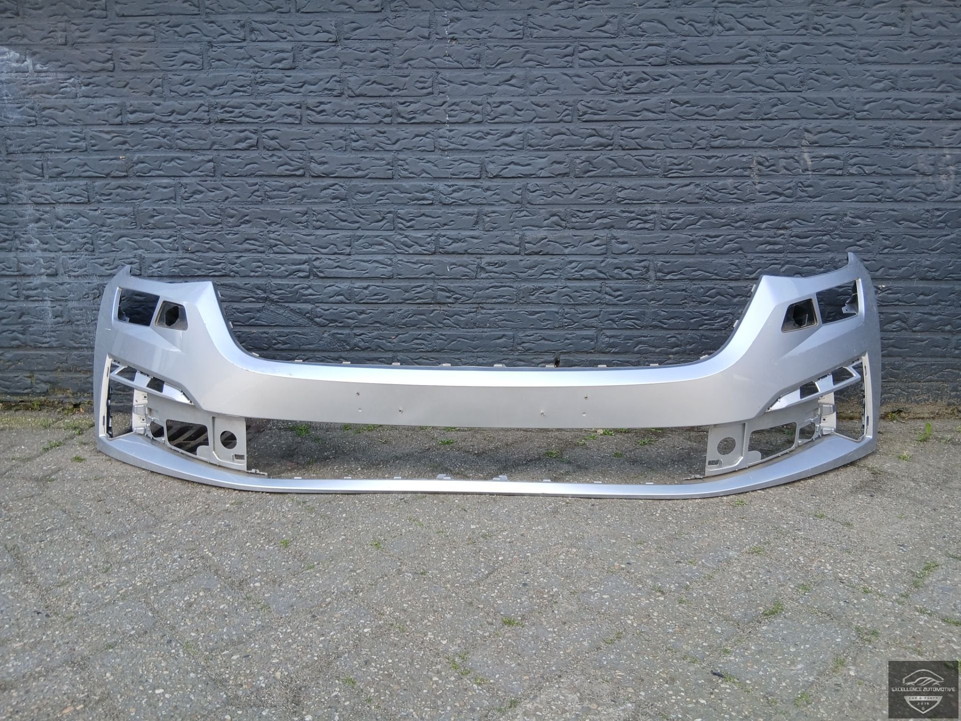 Skoda Kodiaq Facelift 21-24 Voorbumper Bumper 6xPDC KLS Orig, Tr. Vaclava Klementa 869
293 01  Mlada Boleslav, CZ, Skoda, Bumper