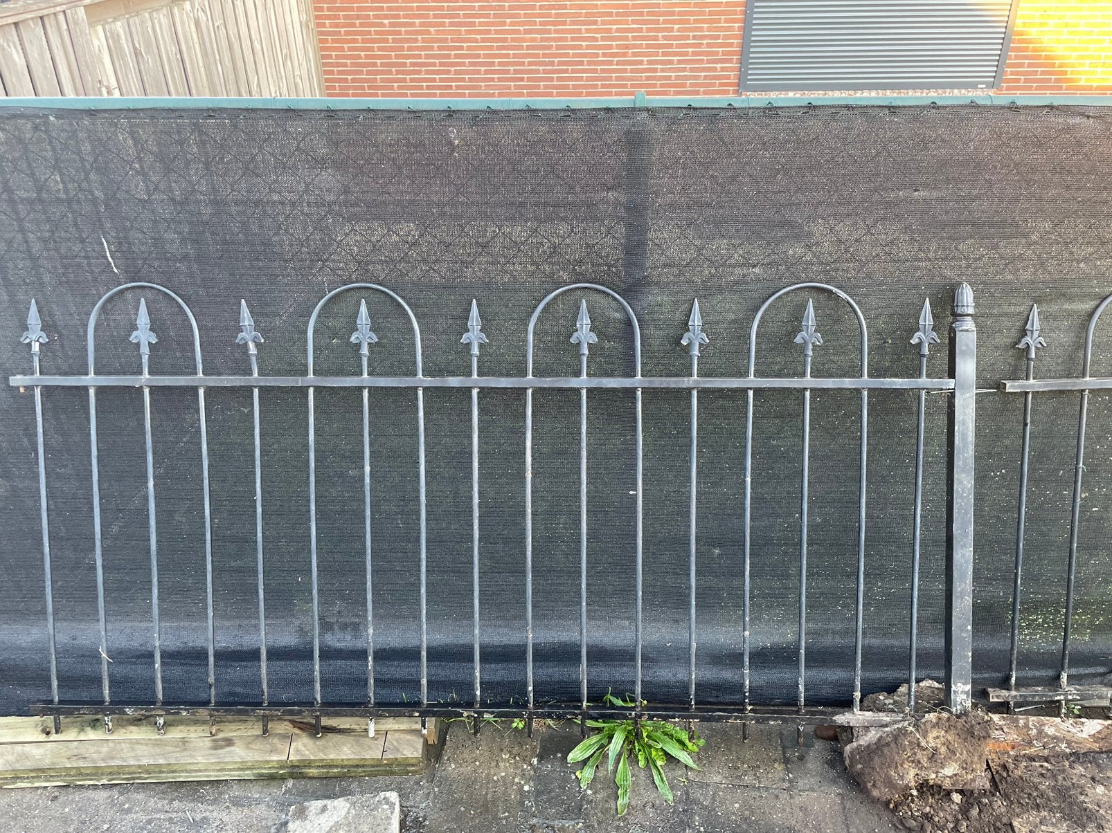 3 zwarte metalen hekken totaal 4meter, Tuin en Terras, Ophalen, Gebruikt