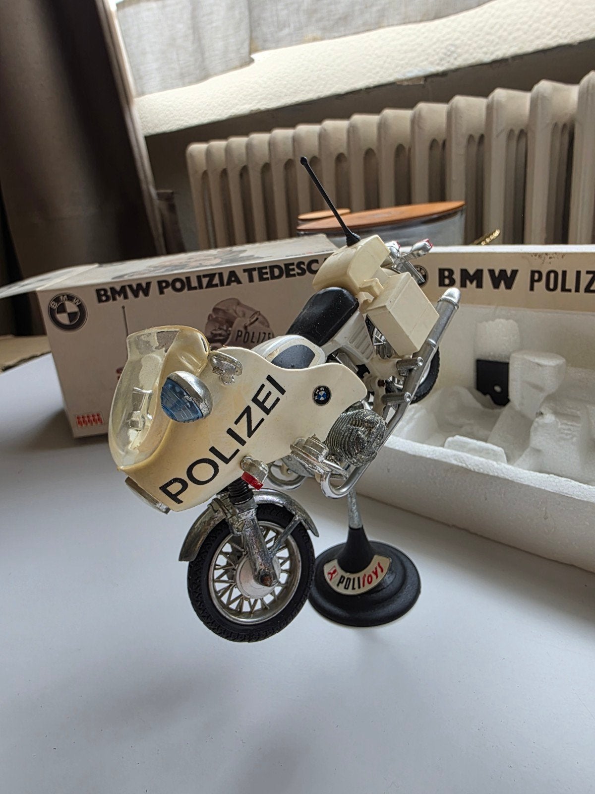 Moto de collection BMW polizia tedesca., Hobby & Loisirs créatifs, Enlèvement ou Envoi, Utilisé, 1:50 à 1:144