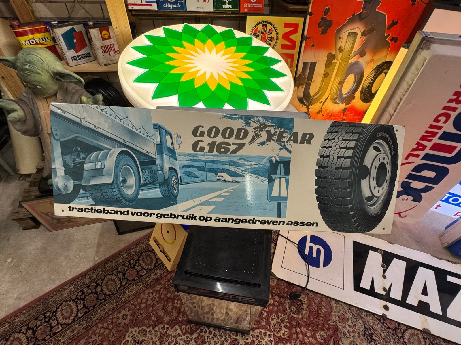 GoodYear tire un vieux panneau d'affichage, Collections, Enlèvement ou Envoi, Utilisé, Panneau publicitaire