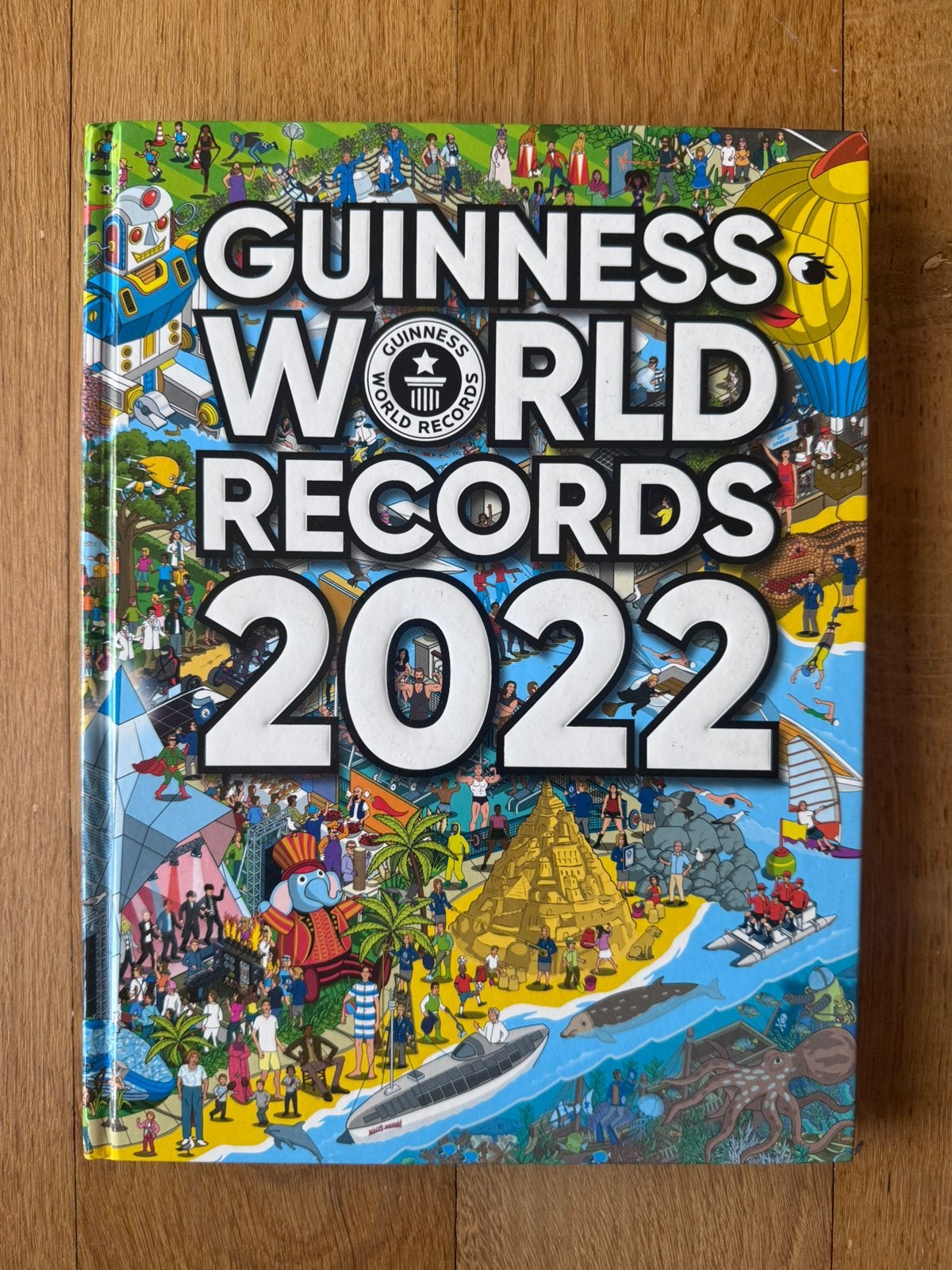 Guiness book of records 2022, Boeken, Ophalen of Verzenden, Zo goed als nieuw