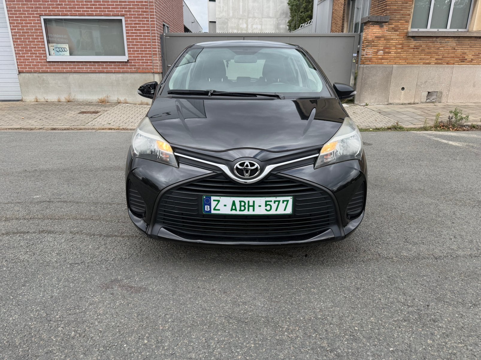 Toyota yaris 2015 82000 km, Autos, Achat, Entreprise, Vitres électriques, Yaris