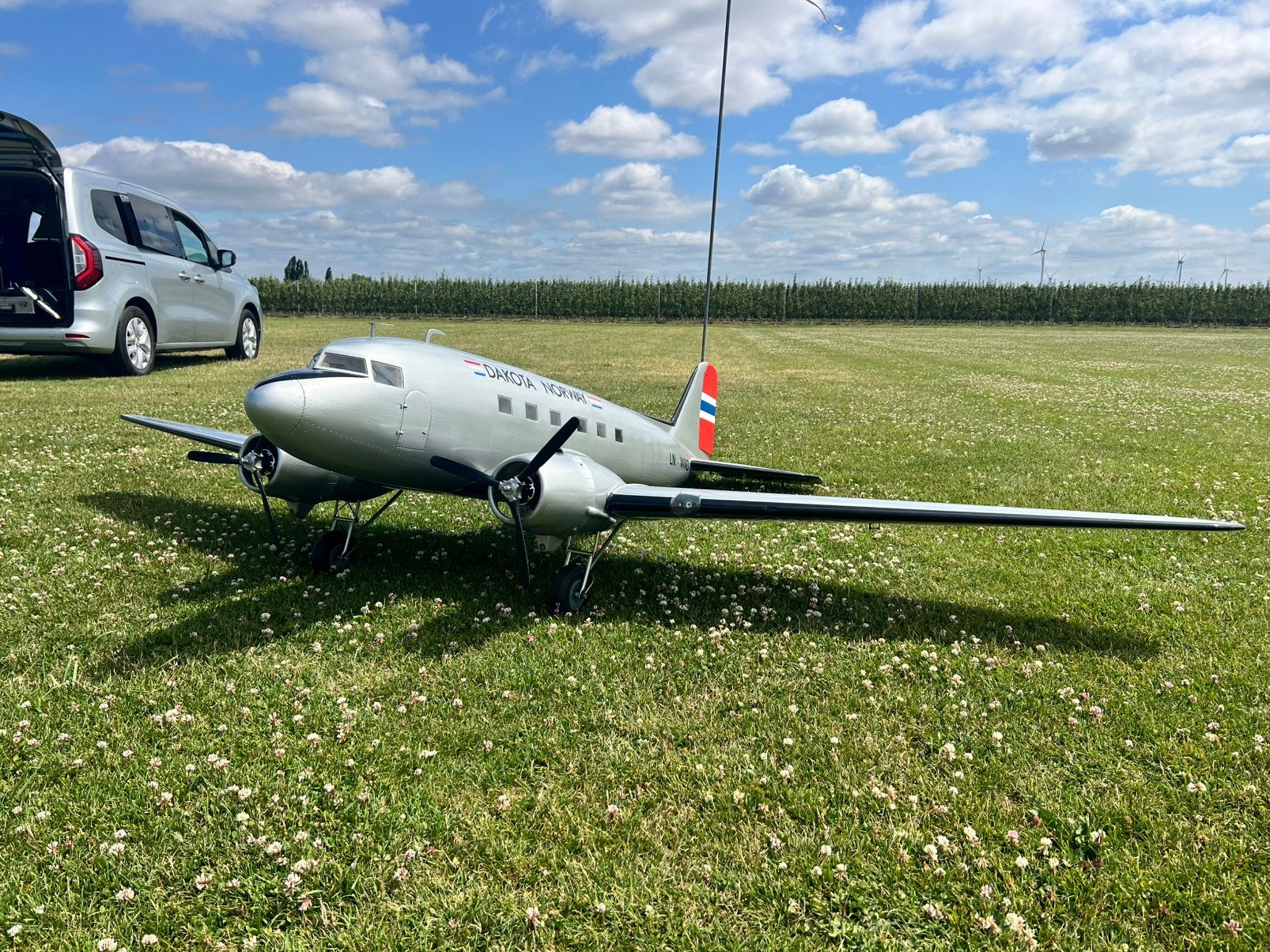 DC-3 Dakota 3,2m (laatste afprijzing), Ophalen, Zo goed als nieuw, Elektro, RTF (Ready to Fly)