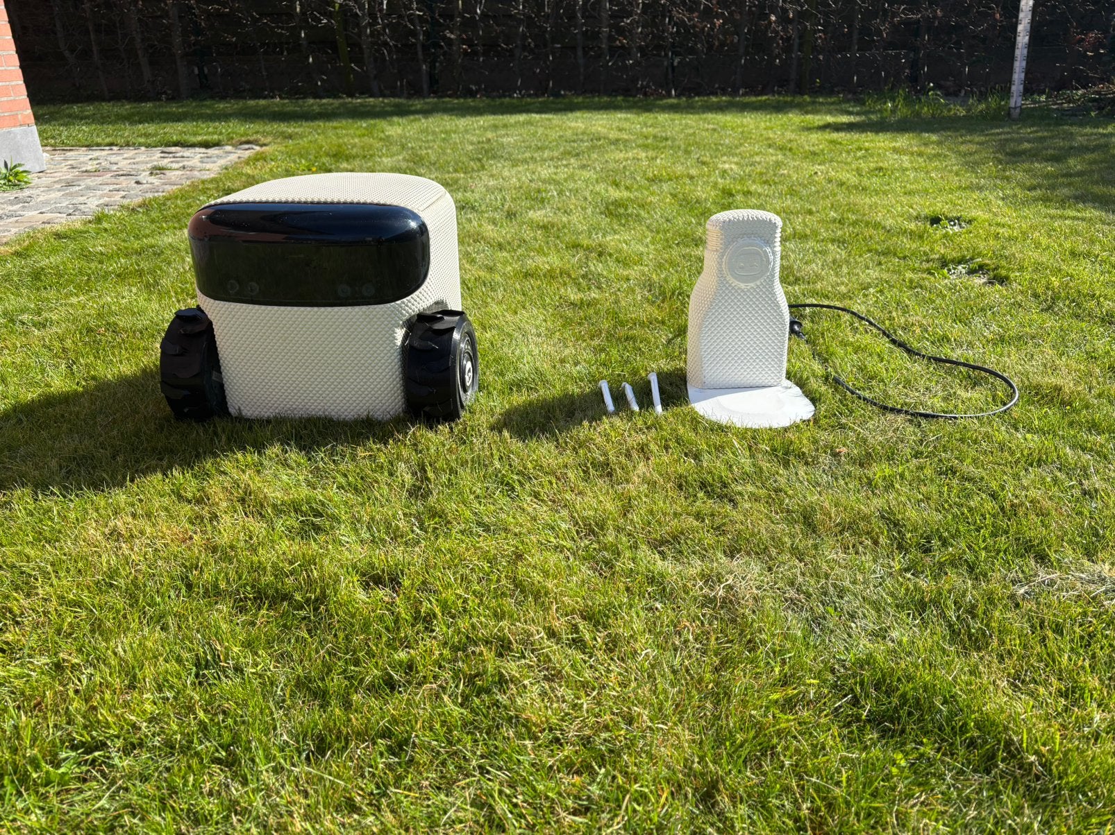 Tondeuse à gazon robotique Toadi, sans fil, jusqu'à 2 400 m², Jardin & Terrasse, Tondeuses robotisées, Enlèvement ou Envoi, Moins de 20 cm