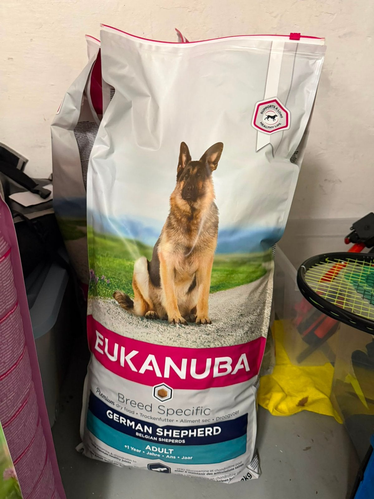 Wegens overlijden van hond 3zakken eten, Enlèvement, Chien