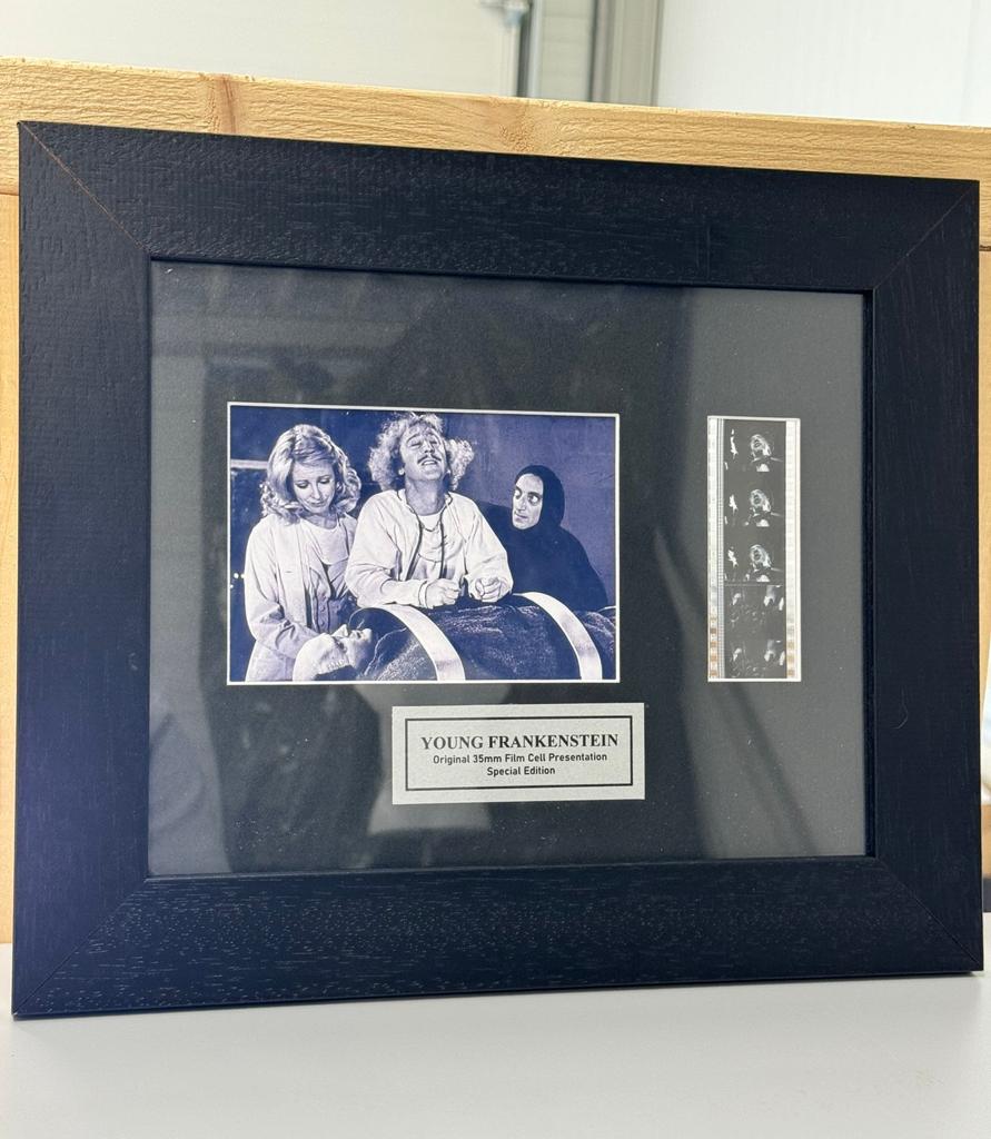 YOUNG FRANKENSTEIN 1974 Original 35mm Film Cell +Certificaat, Ophalen of Verzenden, Zo goed als nieuw, Poster, Artwork of Schilderij