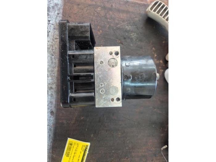 Pompe ABS d'un Peugeot 207, -, 3 mois de garantie, Utilisé, -