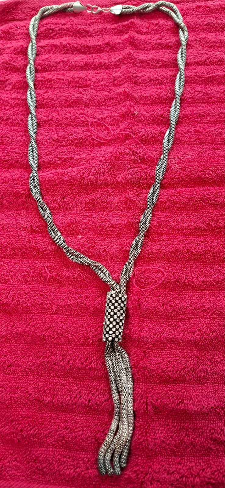 Mooie lange ketting Nicki van Kets lengte  42 cm, Bijoux, Sacs & Beauté, Colliers, Enlèvement ou Envoi, Noir, Argent