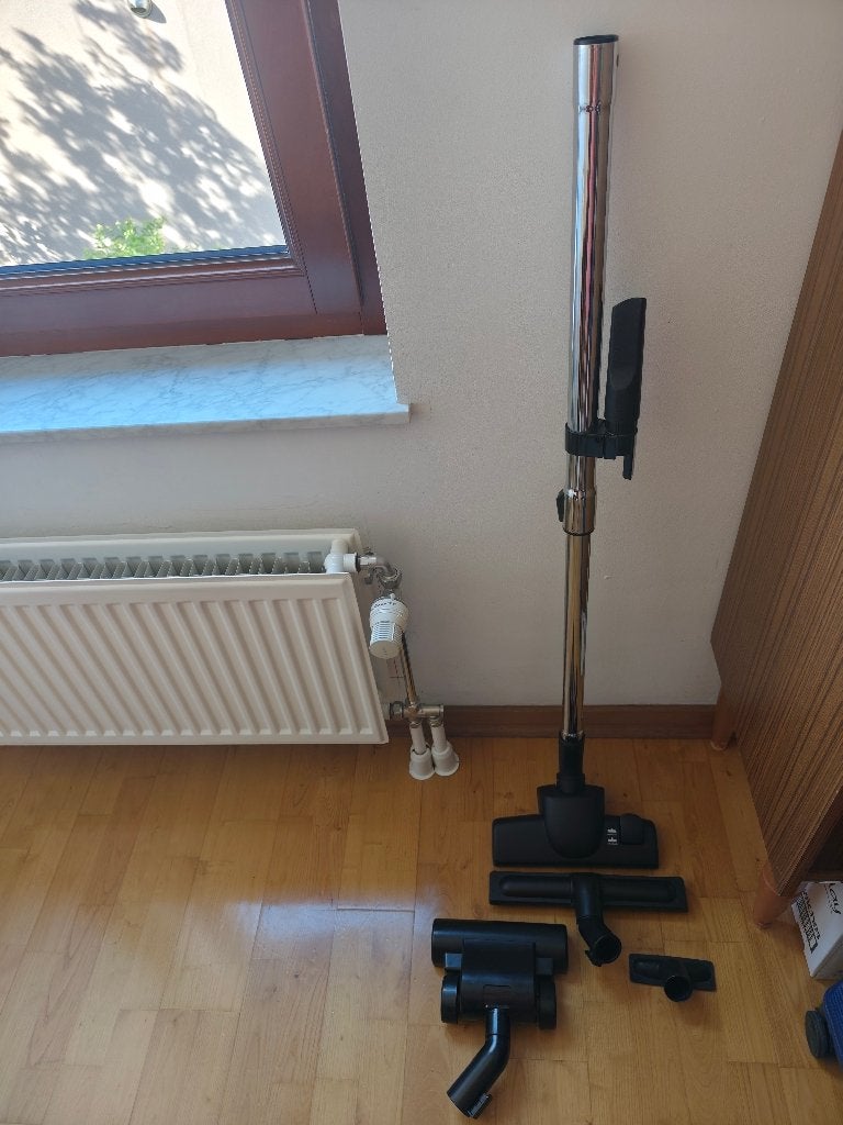 Tuyau télescopique, embout d’aspiration et 4 brosses, Neuf, Convient aux sols durs, Aspirateur balai, Autres marques