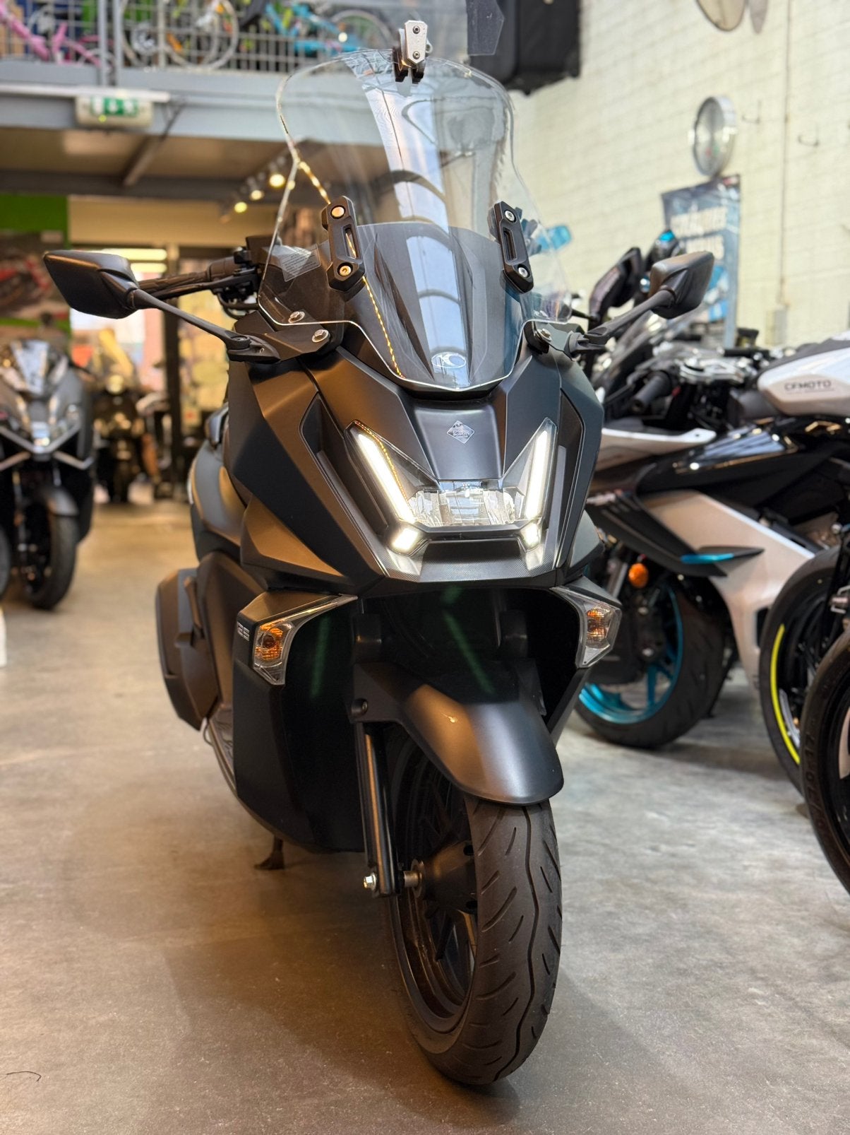 Kymko skytown 125 en tres belle etat 5197km garantie 1 an, Vélos & Vélomoteurs, Enlèvement, Utilisé