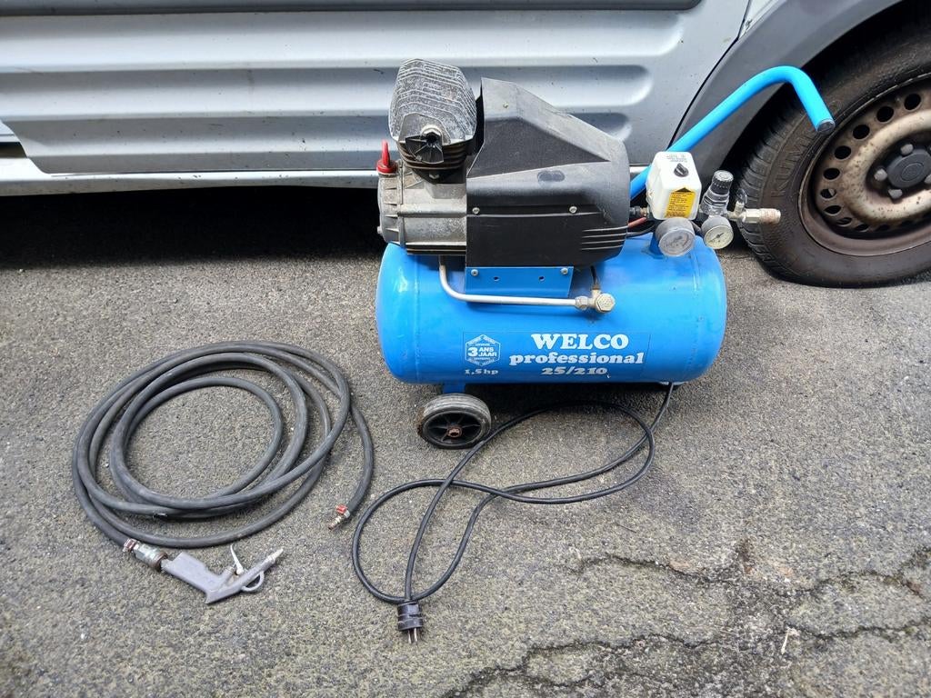 Compressor + darm en pistool, Ophalen, Gebruikt, 6 tot 10 bar, 25 tot 100 liter