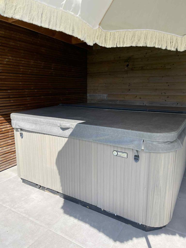 Jacuzzi hotspring, Tuin en Terras, Bubbelbaden en Hottubs, Ophalen, Gebruikt, Trap, Vast