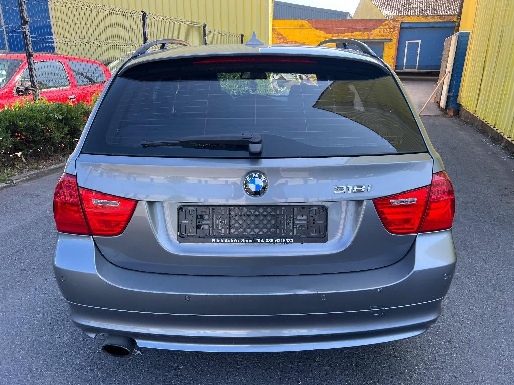BMW 318i 2.0 Essence Boîte Automatique, Auto's, Automaat, Bedrijf, 5 deurs, 3 Reeks