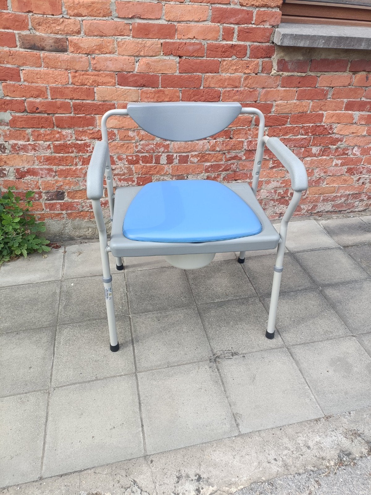 chaise de douche 2 en 1chaise percée 58cm largeur d'Assise, Diversen, Verpleegmiddelen, Ophalen, Zo goed als nieuw