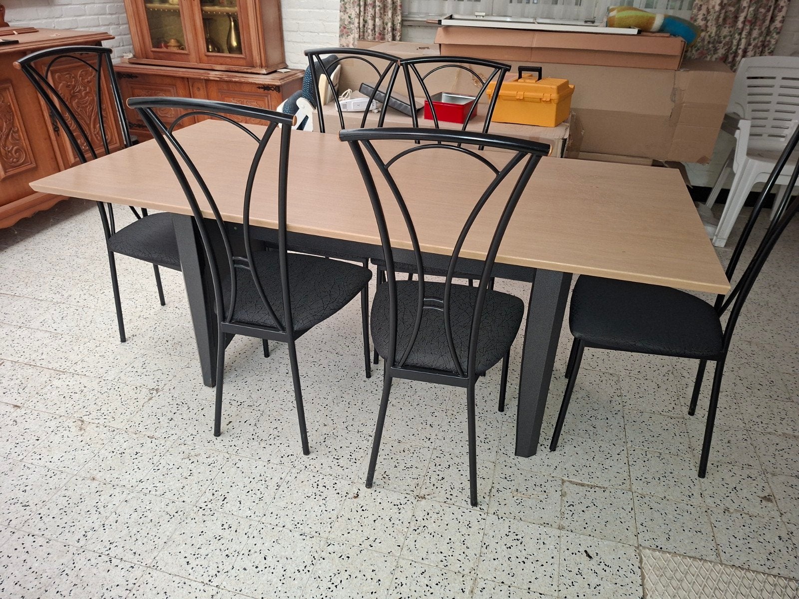 Houten eettafel met stalen frame, Huis en Inrichting, Ophalen