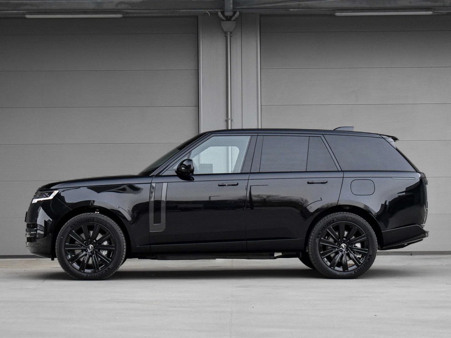 Land Rover Range Rover HSE P550e PHEV - NIEUW - DIRECT BESCH, Autos, Land Rover, Cuir, 2997 cm³, Entreprise, Noir