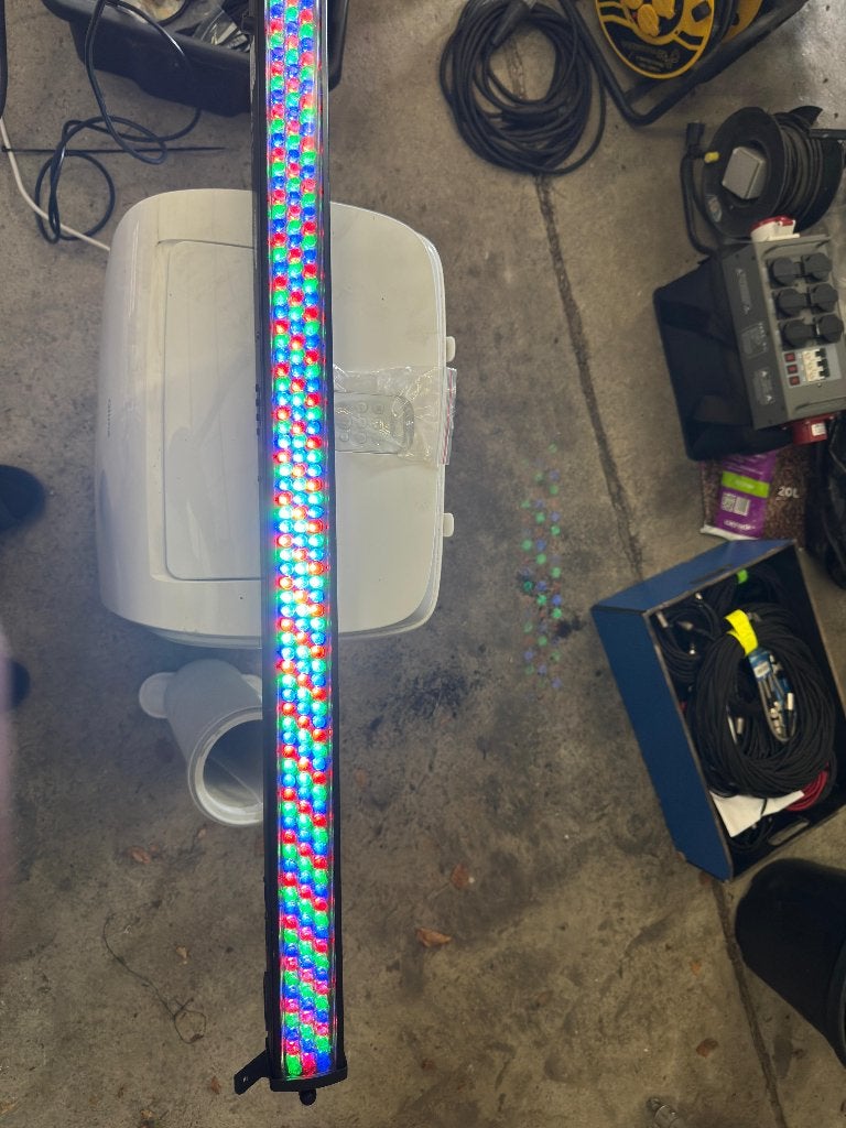 Showtec LED Light Bar RGB — 8 stuks werkend + 2 reserve, Ophalen, Gebruikt
