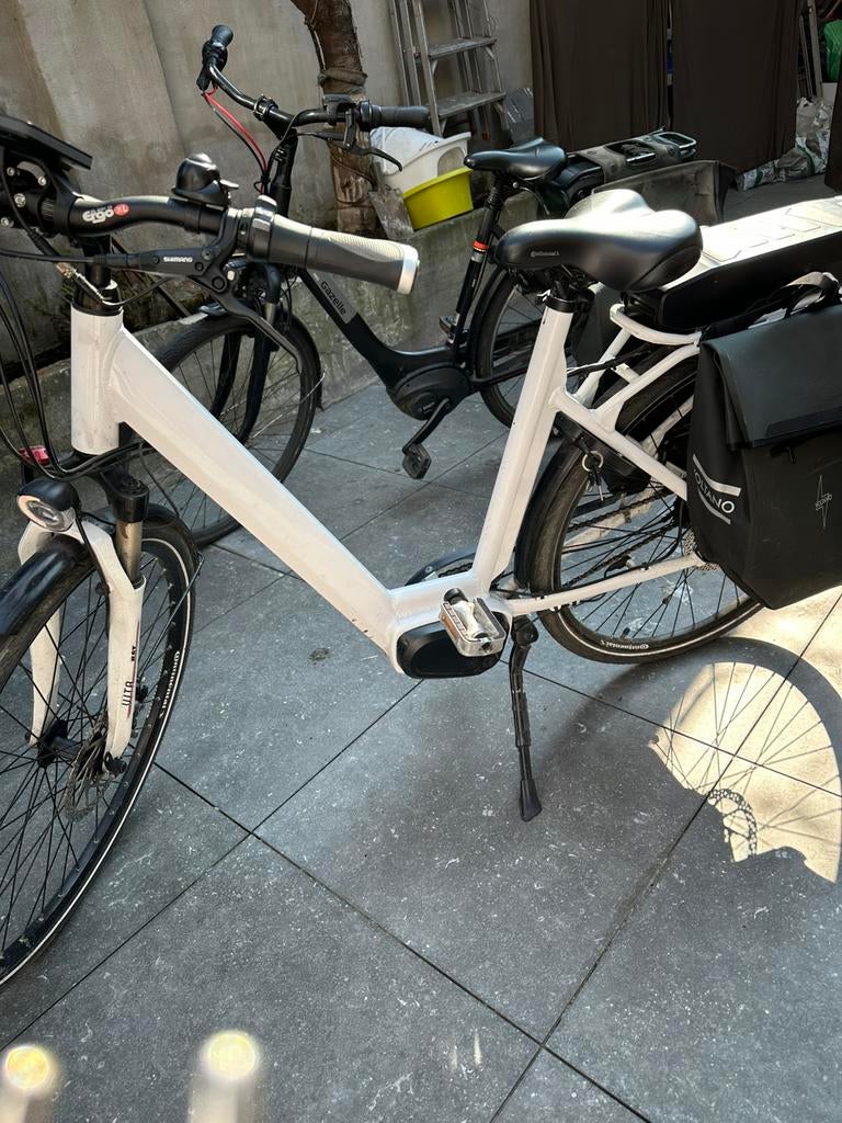 Witte Continental elektrische fiets (ENKEL WITTE FIETS), Fietsen en Brommers, Elektrische fietsen, Ophalen, Zo goed als nieuw