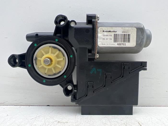 Moteur de vitre portière d'un Volkswagen Polo, Volkswagen, -, 3 mois de garantie, Utilisé