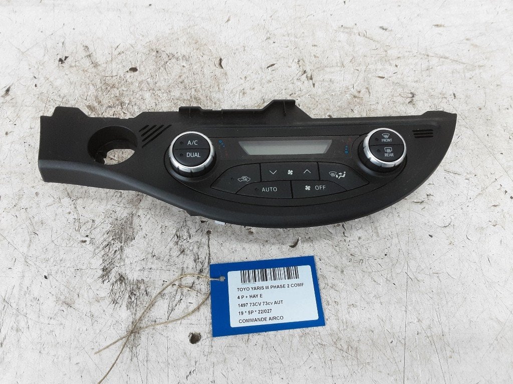 PANNEAU DE COMMANDE CLIMATISATION Toyota Yaris III (P13), Autos : Pièces & Accessoires, Tableau de bord & Interrupteurs, Toyota