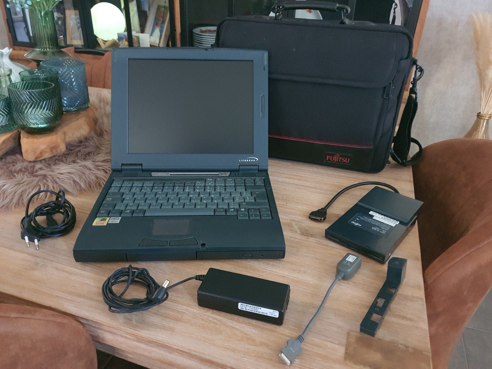 retro laptop 300mhz, Informatique & Logiciels, Enlèvement