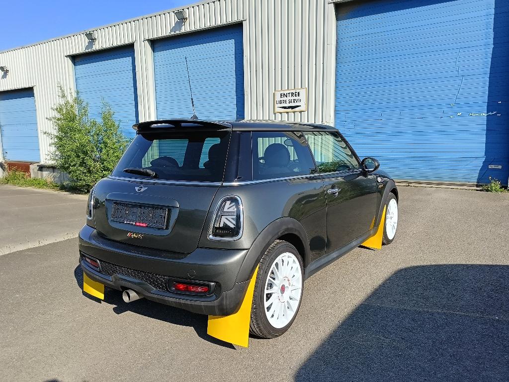 Mini Cooper Rally RS, Entreprise, Boîte manuelle, Noir, 5 places