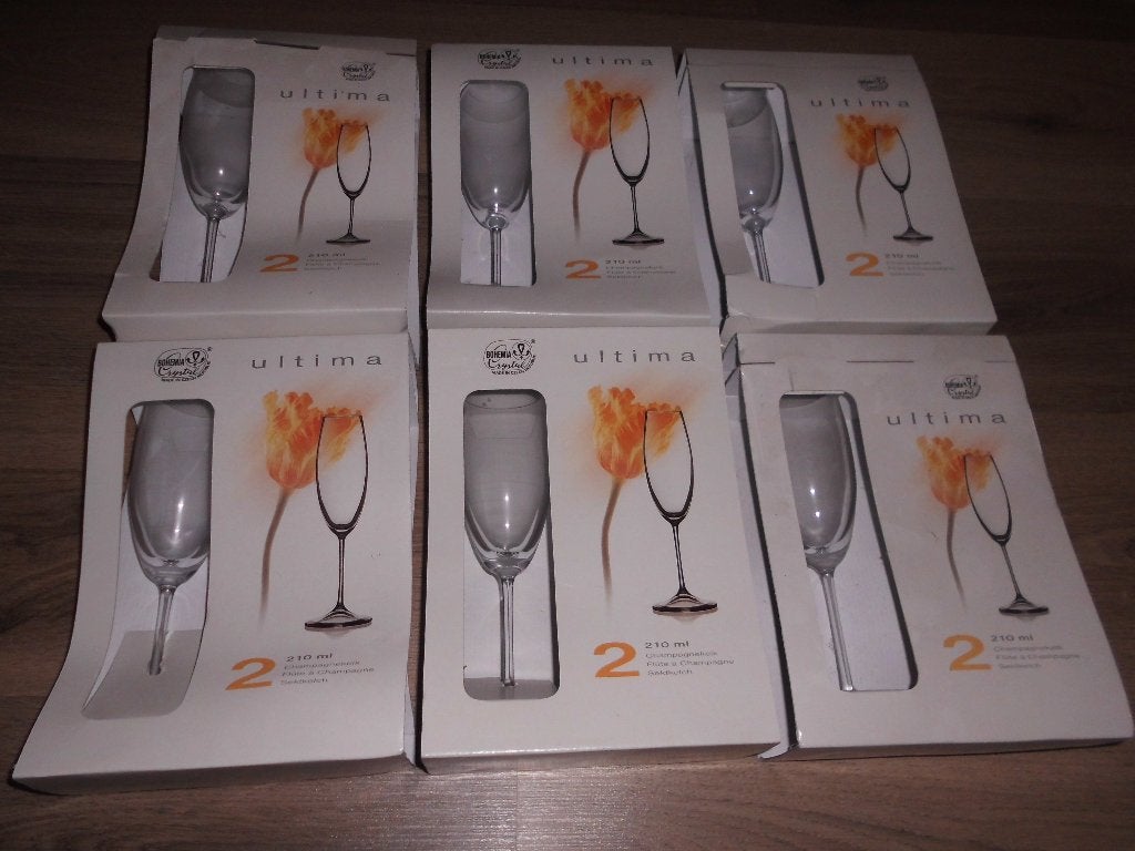 lot 12 flutes a champagne - cristal boheme tchecoslovaquie, Enlèvement ou Envoi