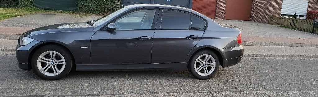 BMW 318i 2007 Rijklaar kan Gekeurd worden VVkp Weg=Weg !, Auto's, Dealer onderhouden, Stof, Zwart, Bedrijf