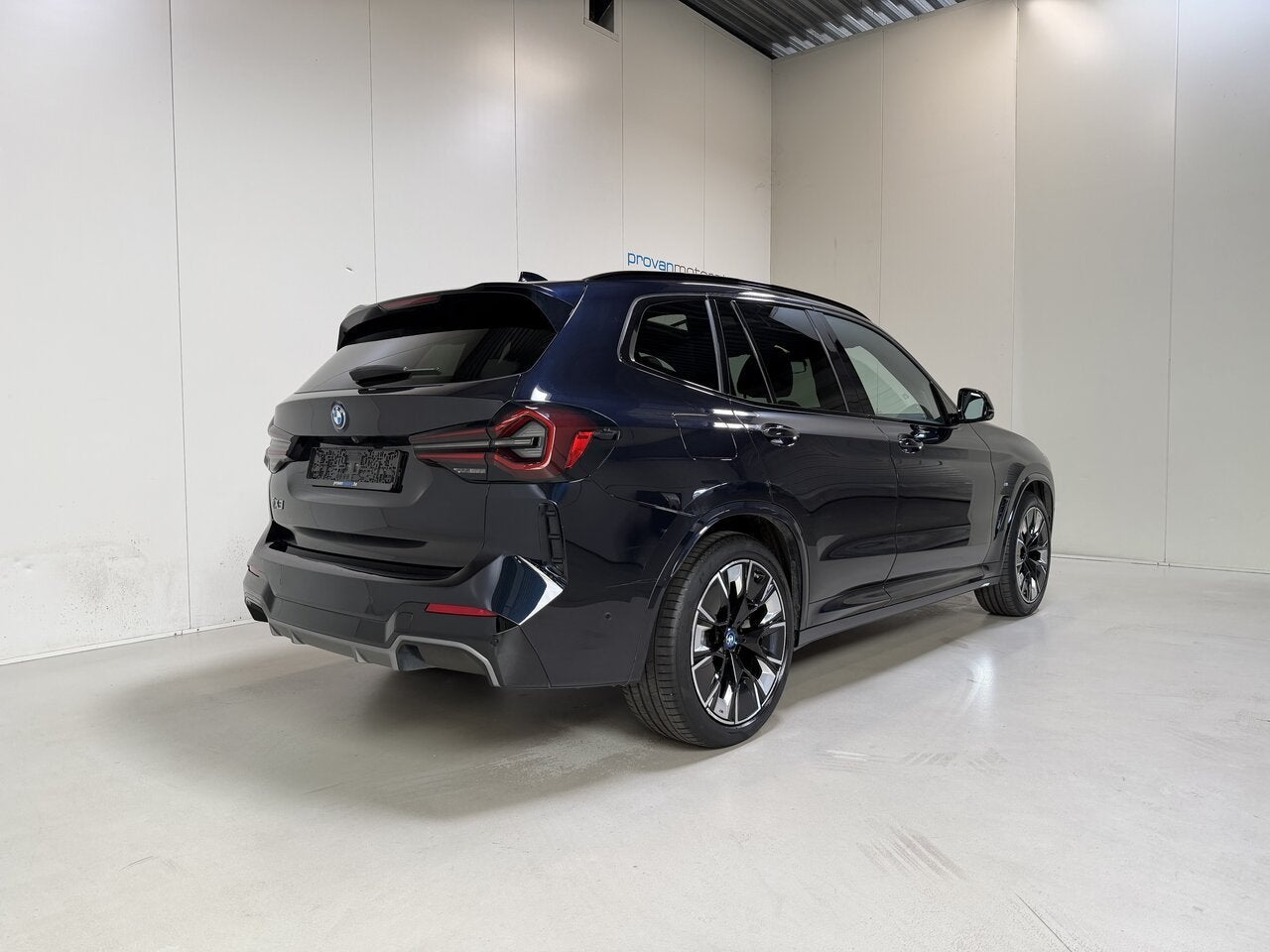 BMW iX3 80 kwh - M Pack - Harman/Kardon - SoH 99%! Topstaat, 0 kg, Parkeersensor, Zwart, 5 zetels