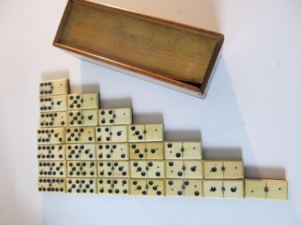 Jeu de dominos ancien, os et ébène, vers 1910, Enlèvement ou Envoi