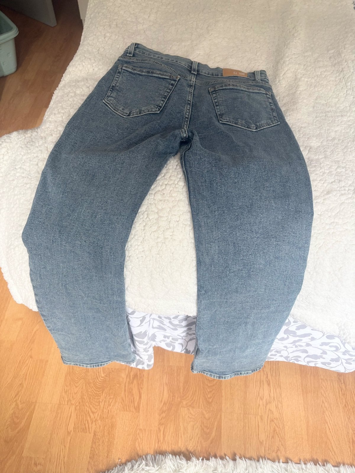 Joli Jeans bleu pattes  d’éléphant, Enlèvement ou Envoi, Comme neuf, Bleu, W28 - W29 (confection 36)