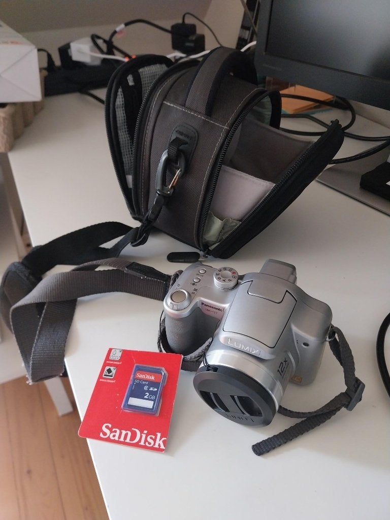 fototoestel met bijhorende tas, Audio, Tv en Foto, Ophalen, Gebruikt, Zwart, Slingtas
