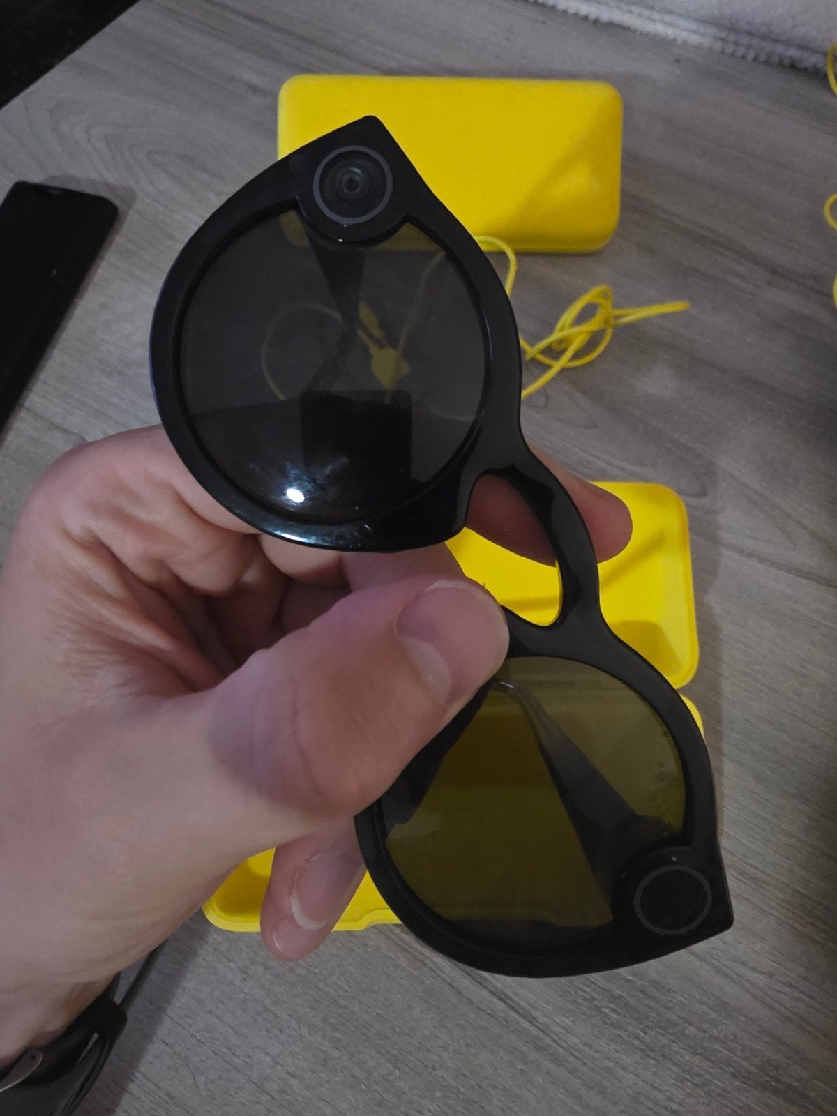Lunettes caméra Snapchat 1ère génération + 2 boitiers chargg, Enlèvement, Utilisé