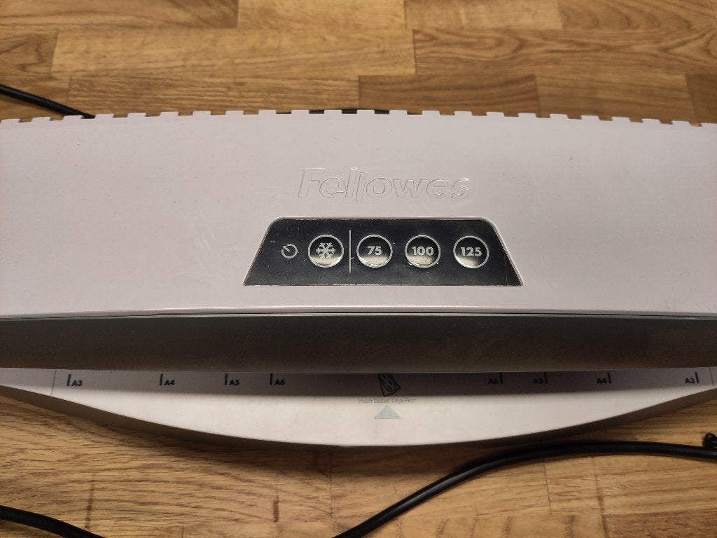 Fellowes Cosmic 2+ A3 lamineerapparaat + 2 zakjes, Diversen, Bureau-accessoires, Ophalen, Zo goed als nieuw