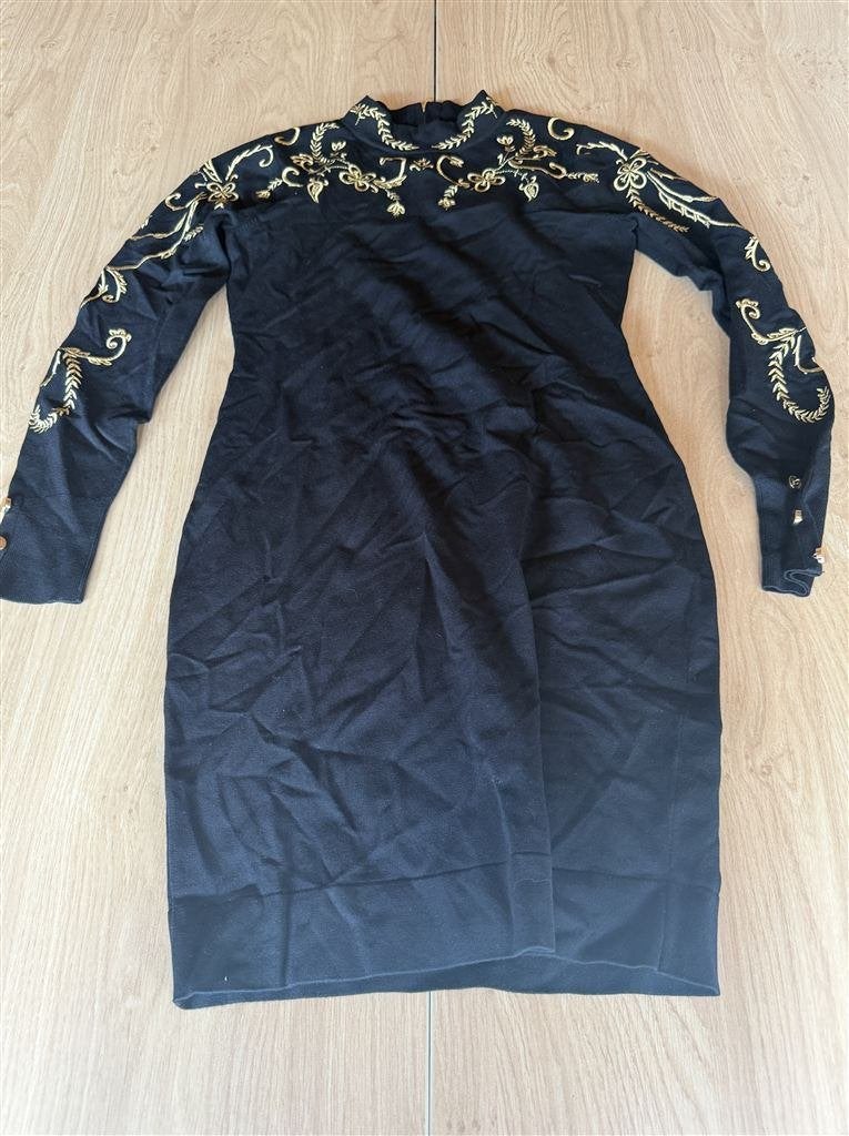 Karen Millen Zwarte Embroidered Fine Knit Jurk - Maat M, Enlèvement ou Envoi, Comme neuf, Taille 38/40 (M)