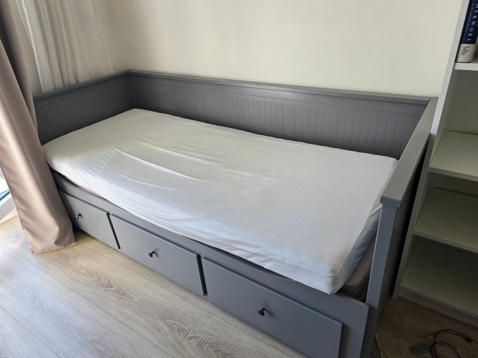 Bedbank met 3 lades en 2 matrassen, Ophalen