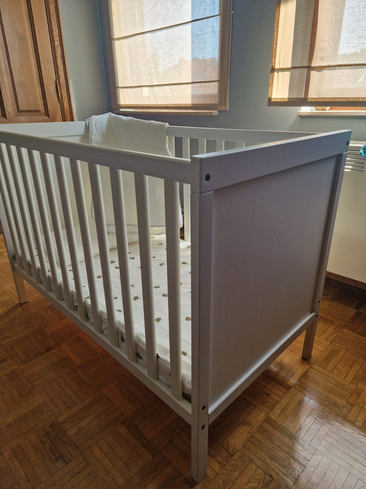 Lit bébé avec couette et matelas (jamais utilisé), Enlèvement, Comme neuf, Lit