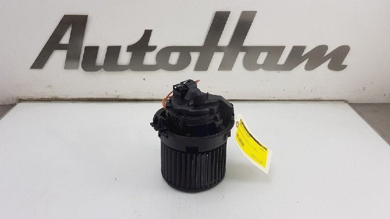 KACHEL VENTILATORMOTOR Clio IV Estate / Grandtour (7R), Gebruikt, Renault, Valeo, 100, rue de Courcelles
75017  Paris, FR