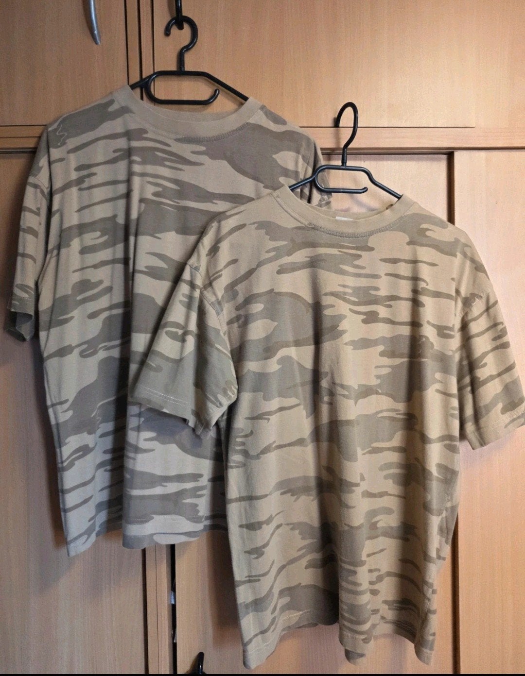 Set van 2 militaire T-shirts Belgian Army Camo Desert (maat, Ophalen of Verzenden