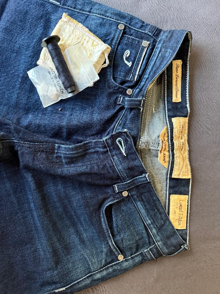 Jacob Cohen Limited Edition jeans W30 bijna nieuw compleet, Comme neuf, Enlèvement, Bleu, Jacob Cohen
