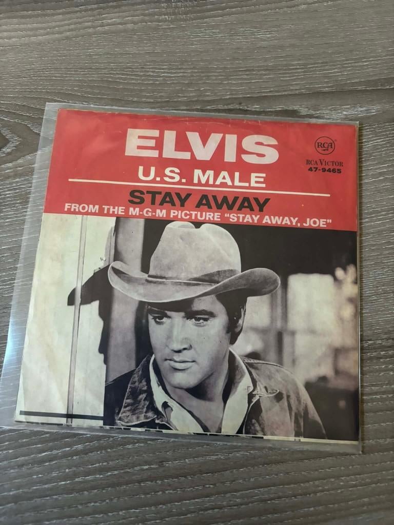 Elvis single, US male/stay away, Duitse persing, black label, Enlèvement ou Envoi, Single, Utilisé, 7 pouces