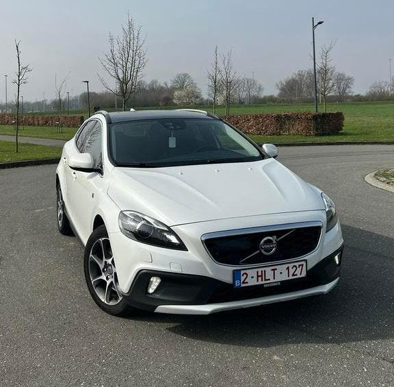 Volvo V40 D4 Cross Country, FULL OPTION, Auto's, 4 cilinders, Wit, Leder, 5 deurs