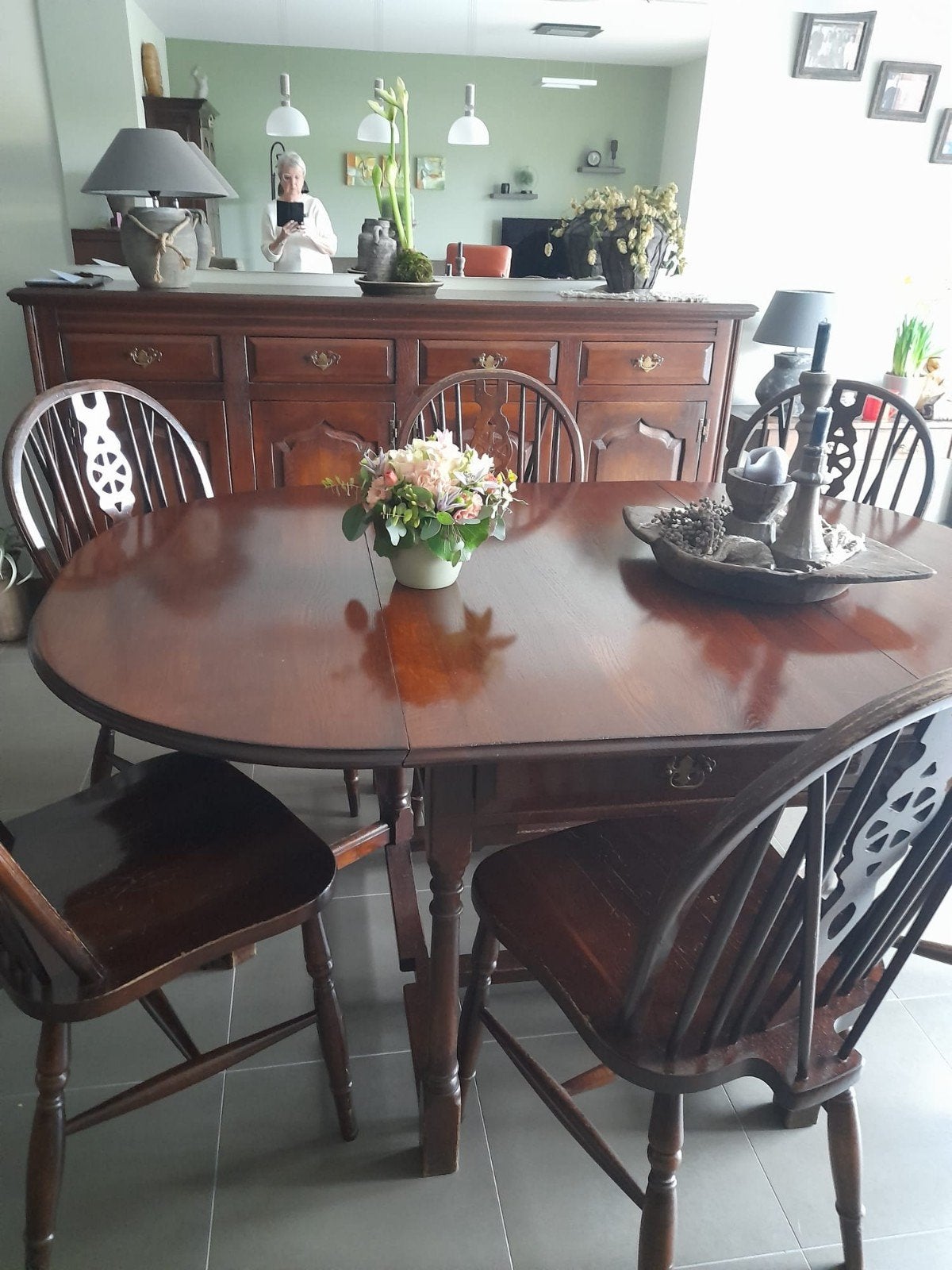 Engelse uitschuifbare eettafel met 6 windsor stoelen, Ophalen