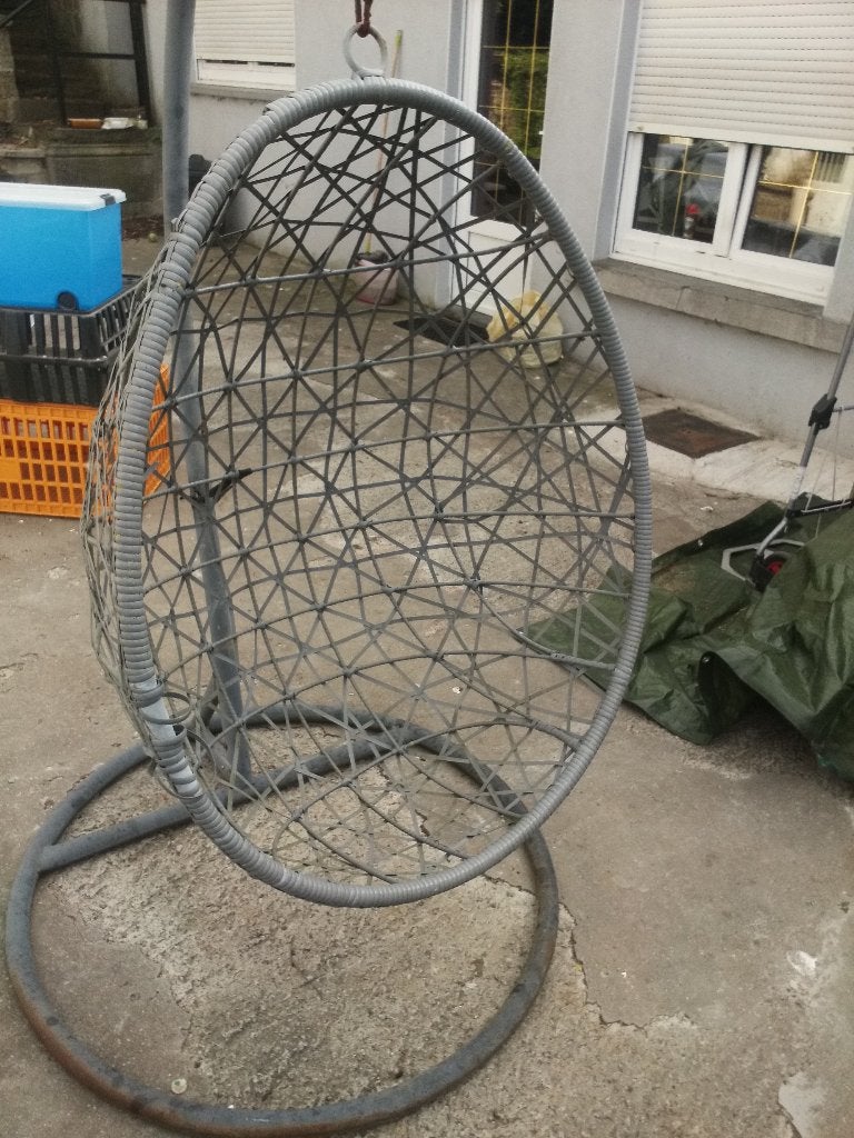 Siège jardin en forme d'oeuf, Enlèvement, Utilisé