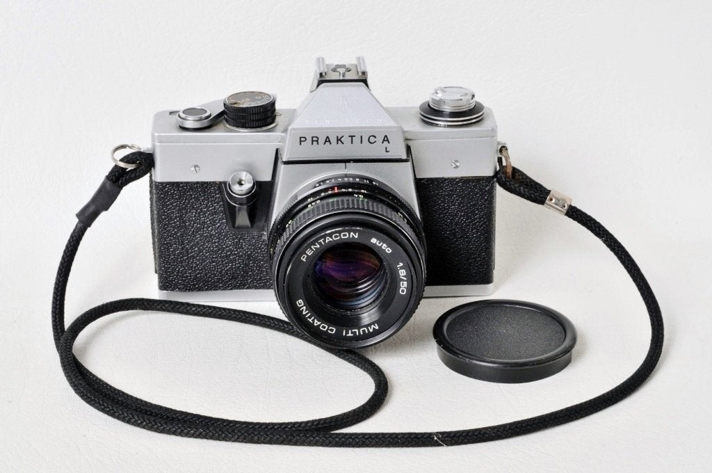 Praktica L + 50 mm 1:1.8 Pentacon-lens + Vivitar-flitser, Verzenden, Gebruikt, Spiegelreflex