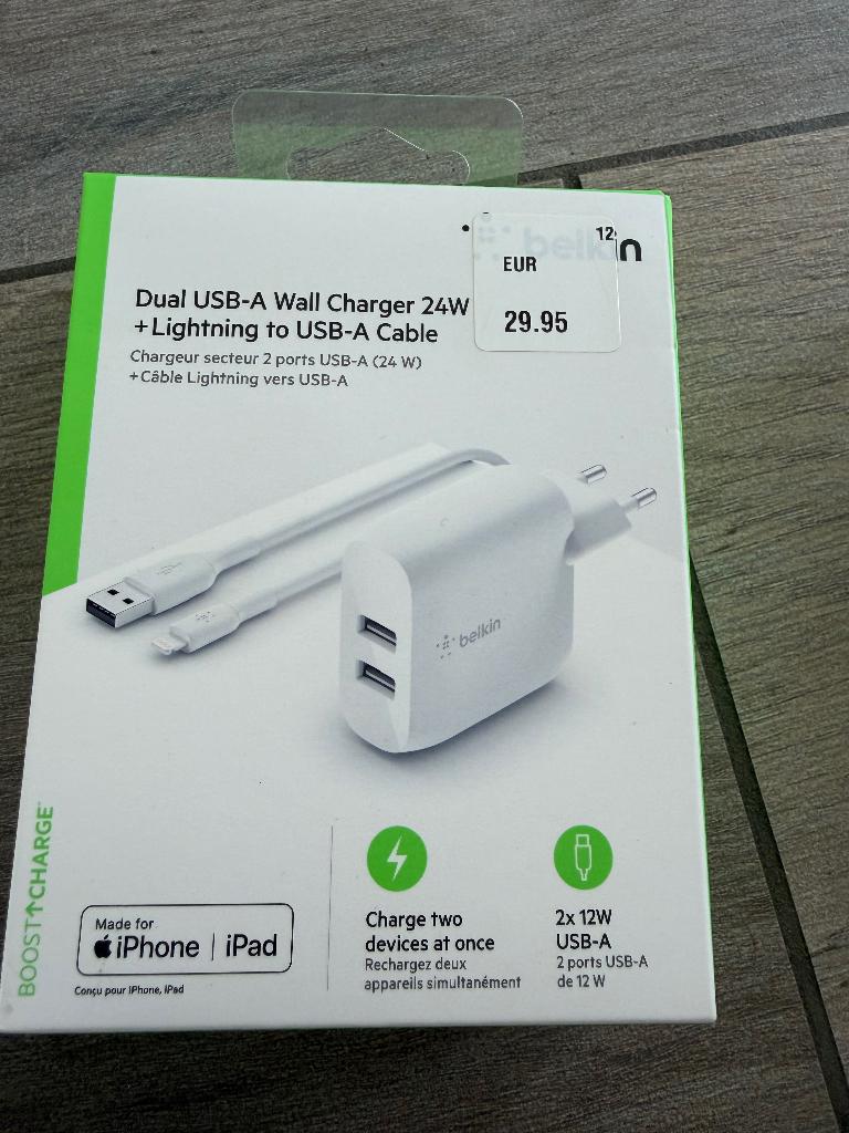Nieuwe Belkin Dual USB-A Lader 24W + Lightning Kabel, Telecommunicatie, Ophalen, Nieuw, Apple iPhone