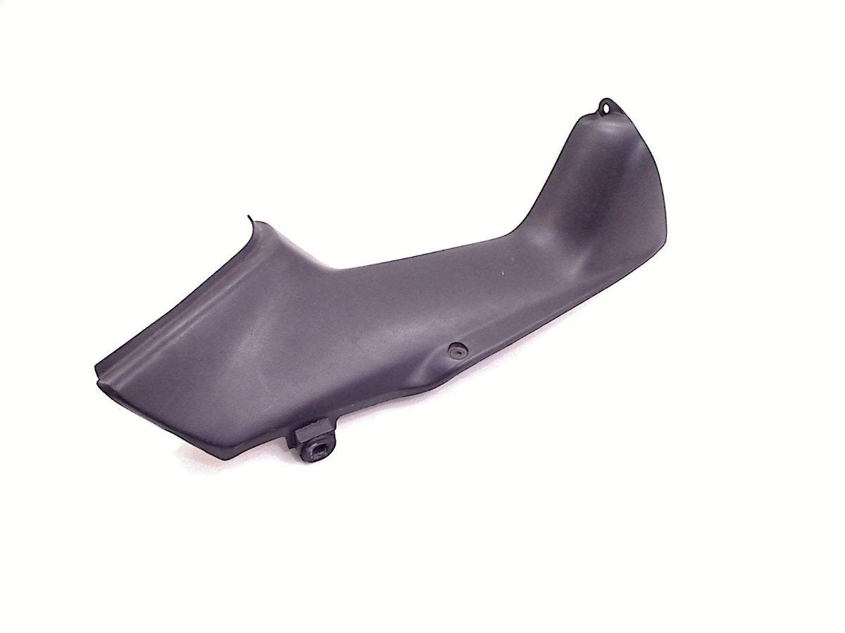 CARENAGE INTERNE PANNEAU DROIT Honda (64590-MCJ-0000), Dhr. S. di Majo, Utilisé, Info@cama-motorparts.nl, P.J. Troelstraweg 8 8
3144 CX  MAASSLUIS, NL