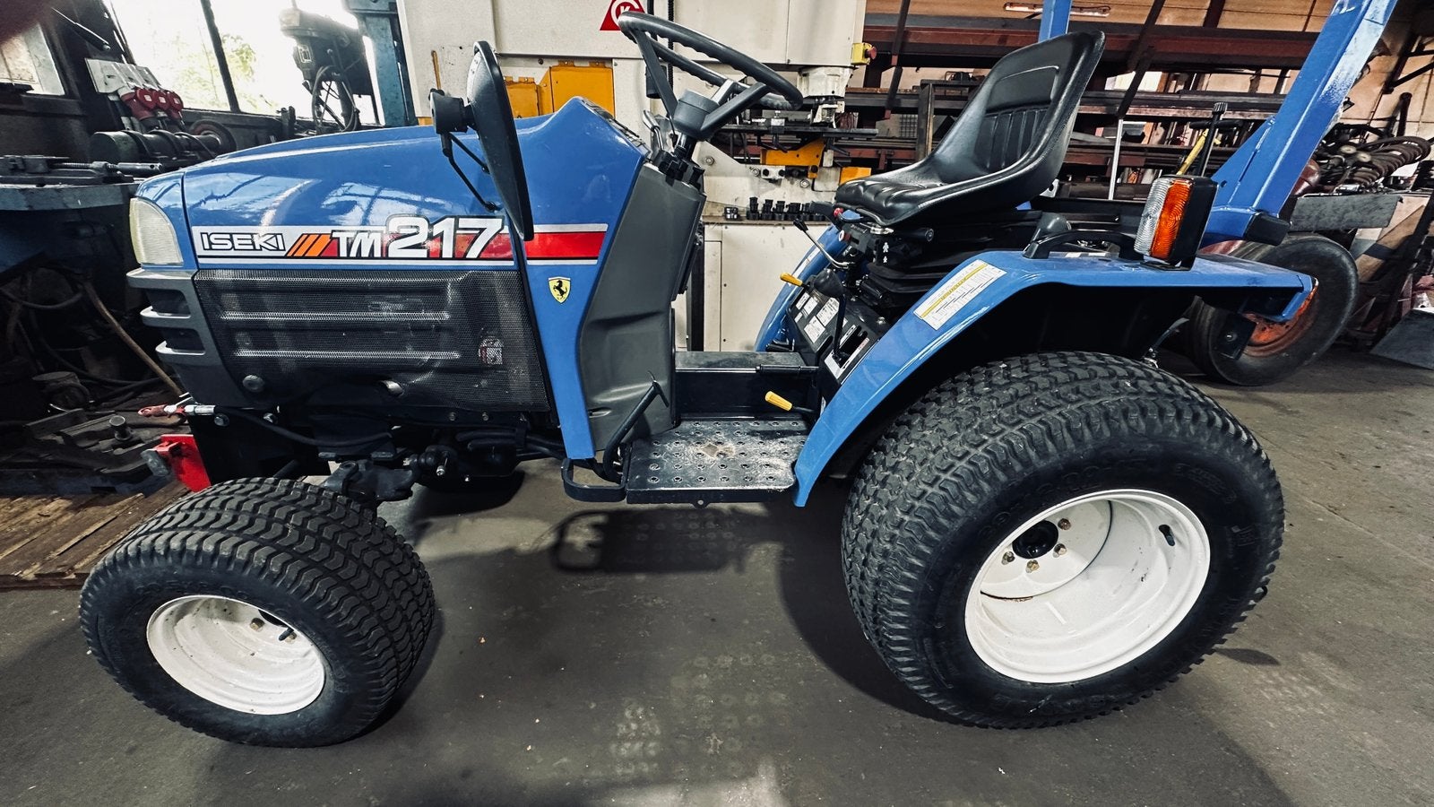 Gebruikte Kubota TM217, Zakelijke goederen, Landbouw | Tractoren, Gebruikt, Tot 2500, Tot 80 Pk, Ophalen